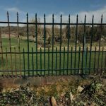 Réparation à l’identique d’une ancienne grille métallique de propriété à Rochecorbon après la chute d’un arbre lors d’une tornade.